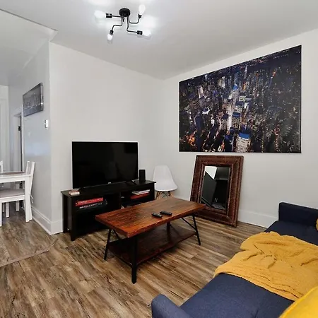Lovely 3-Bedroom Apt In The Heart Of Brooklyn